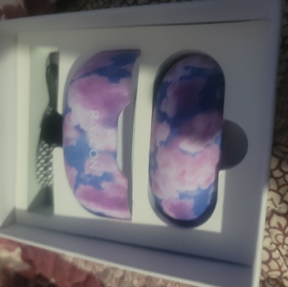 Raycon Everyday Protective CASE - dreamy clouds - new - Picture 3 of 3